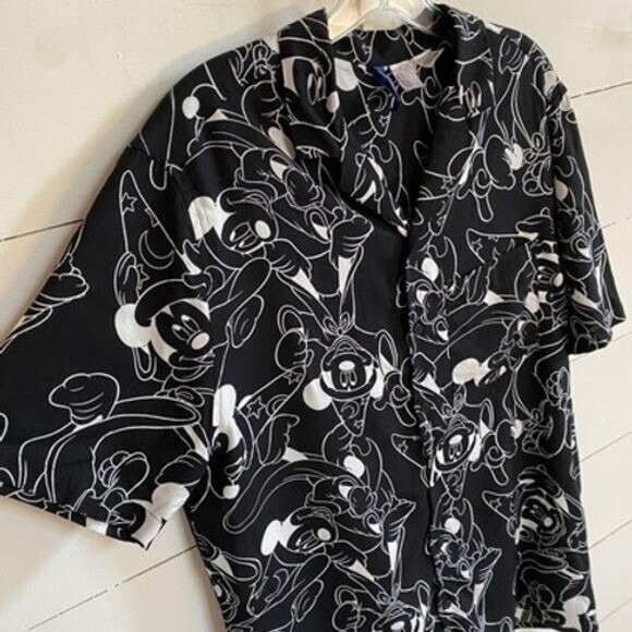 Disney Men's Mickey Casual Button Down Shirt RARE Sorcerer Divided M - EUC - Picture 13 of 14
